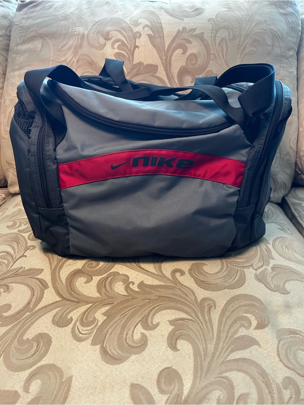 Nike Weekender Duffel Bag Gray Red Black Mesh Shoulder Crossbody Strap Travel